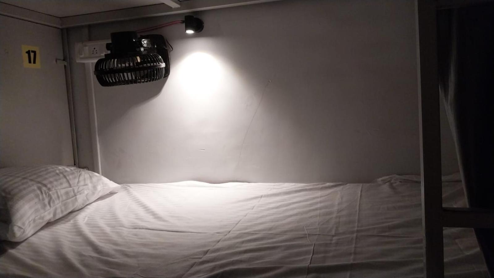 Saffron Dormitory Goregaon East 孟买 外观 照片