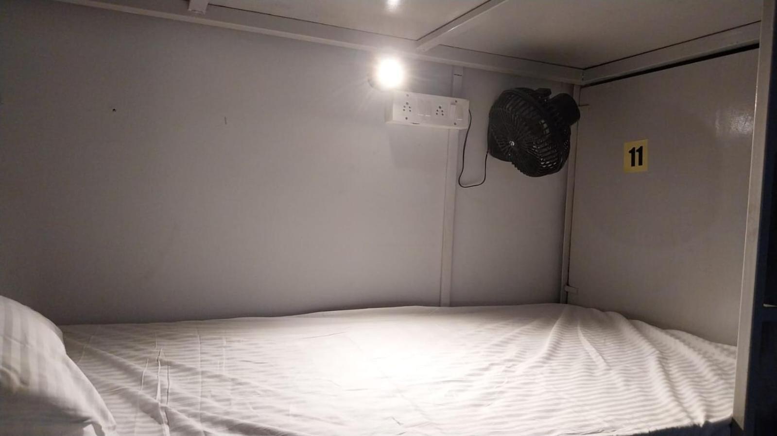 Saffron Dormitory Goregaon East 孟买 外观 照片